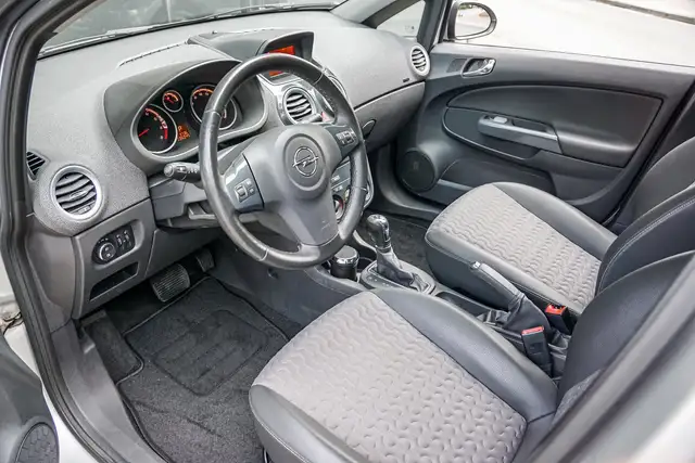 Opel Corsa view 8
