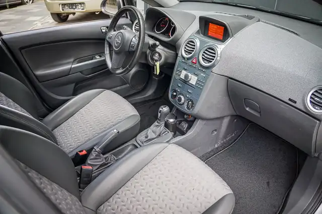 Opel Corsa view 12