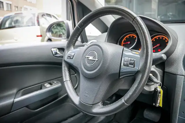 Opel Corsa view 11