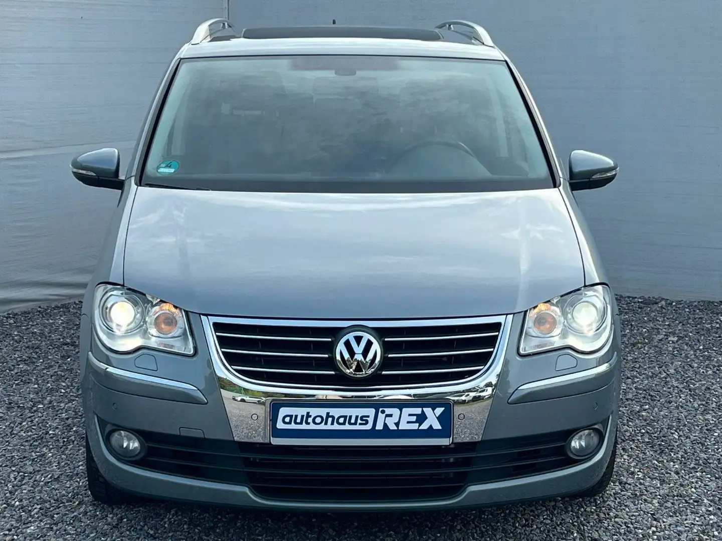 Volkswagen Touran 1,4 TSI EcoFuel DSG "Highline" + 7 Sitzer Gris - 2
