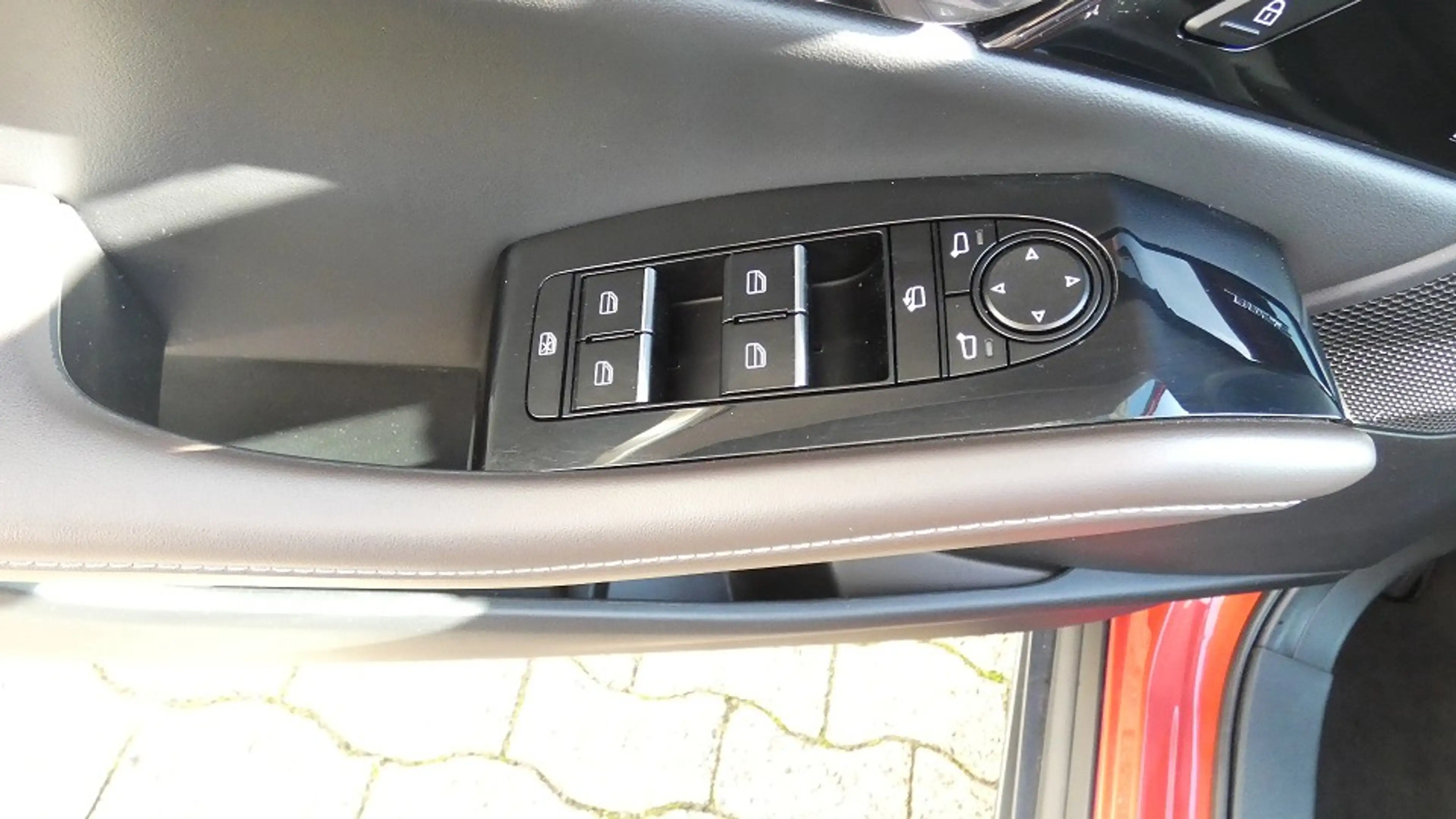 Mazda CX-30 SKYACTIV-X 2.0 M Hybrid Selection Alu 18" Bose Des — photo 15