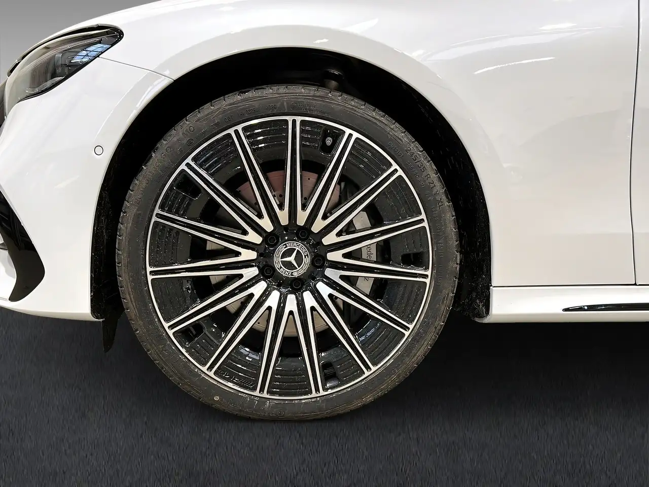 Mercedes-Benz E 450 d 4M AMG+DIST+Superscreen+Burm+Pano+AHK+360 7