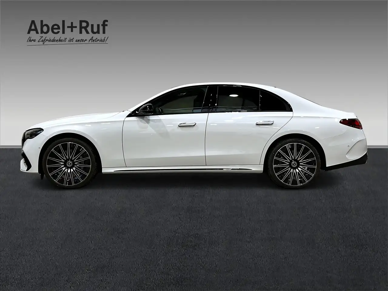 Mercedes-Benz E 450 d 4M AMG+DIST+Superscreen+Burm+Pano+AHK+360 4