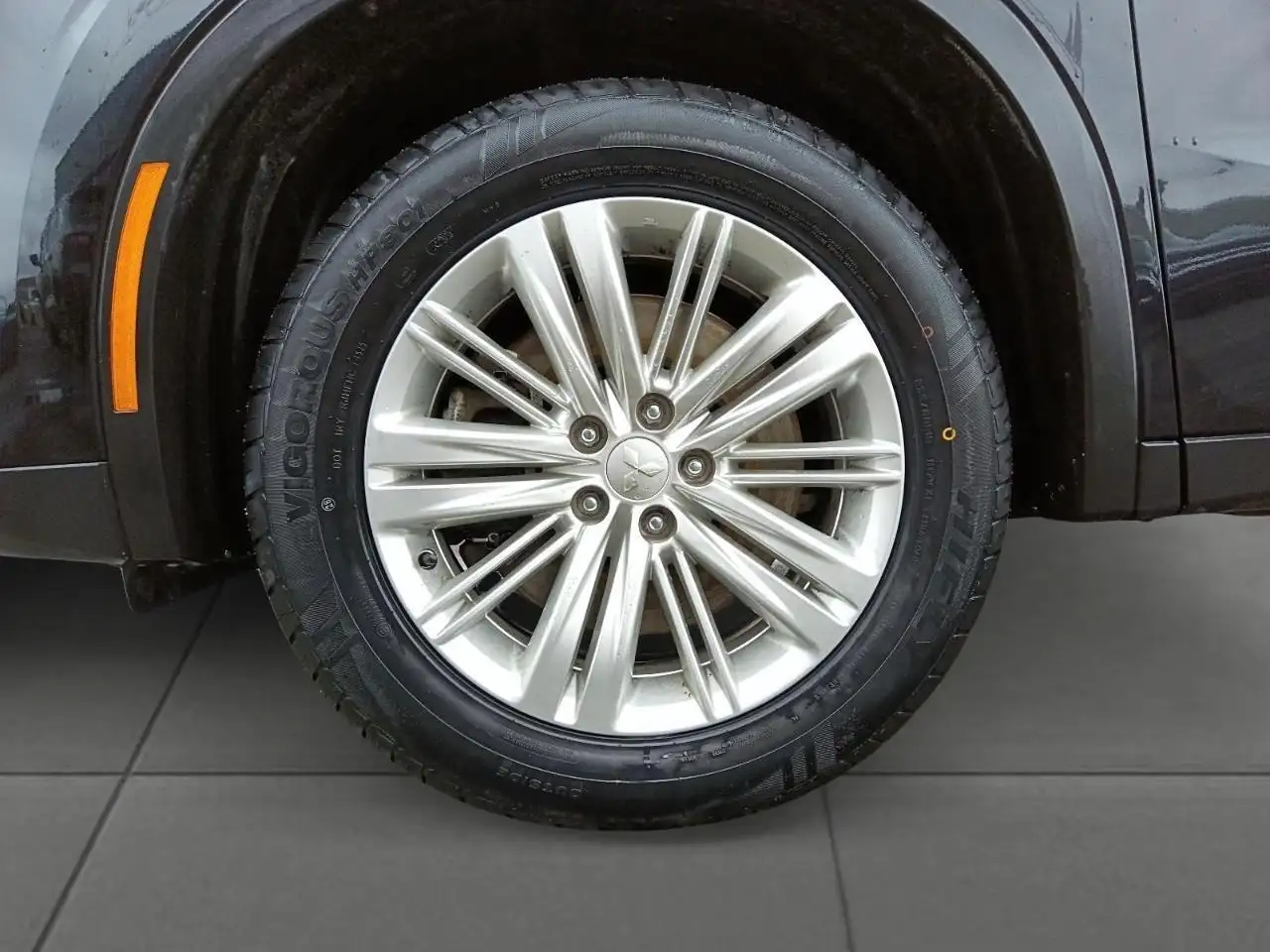Mitsubishi Outlander снимка Mitsubishi Outlander
