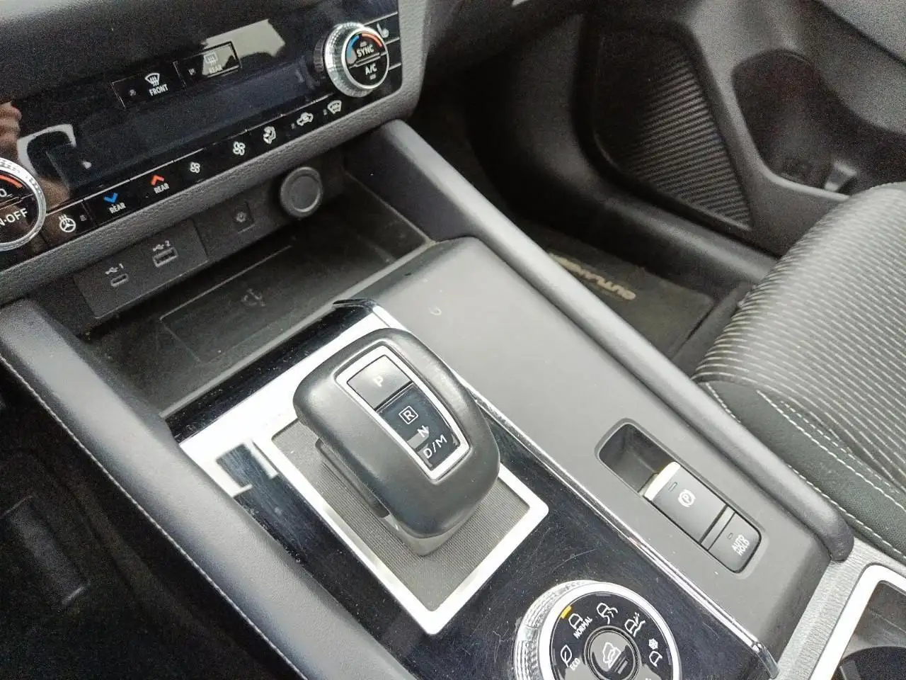Mitsubishi Outlander снимка Mitsubishi Outlander