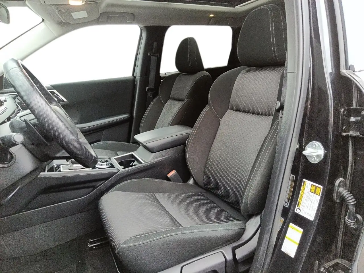 Mitsubishi Outlander photo Mitsubishi Outlander