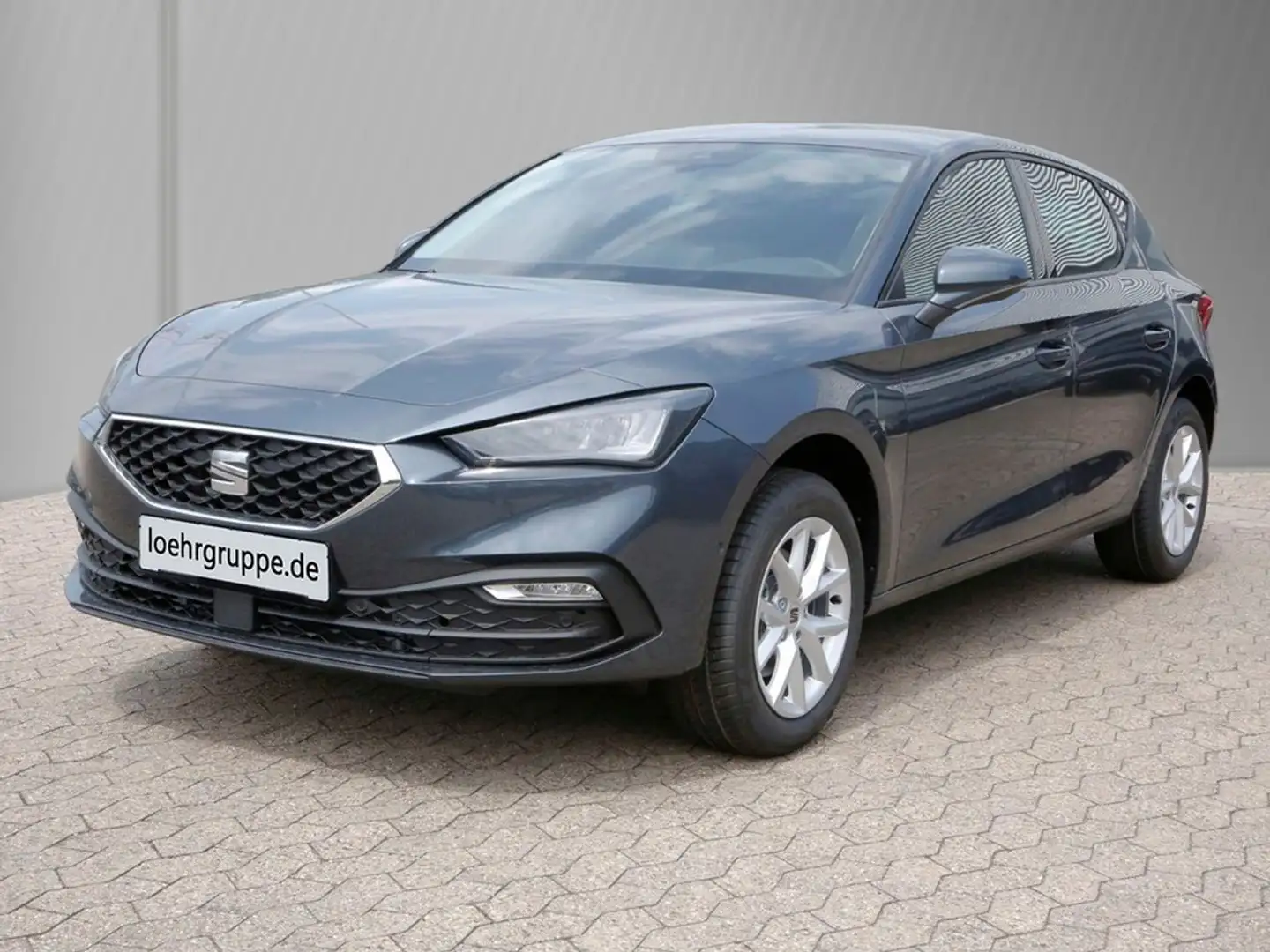 SEAT Leon Road Edition 1.5 eTSI-7-Gang-DSG SLW Grau - 2