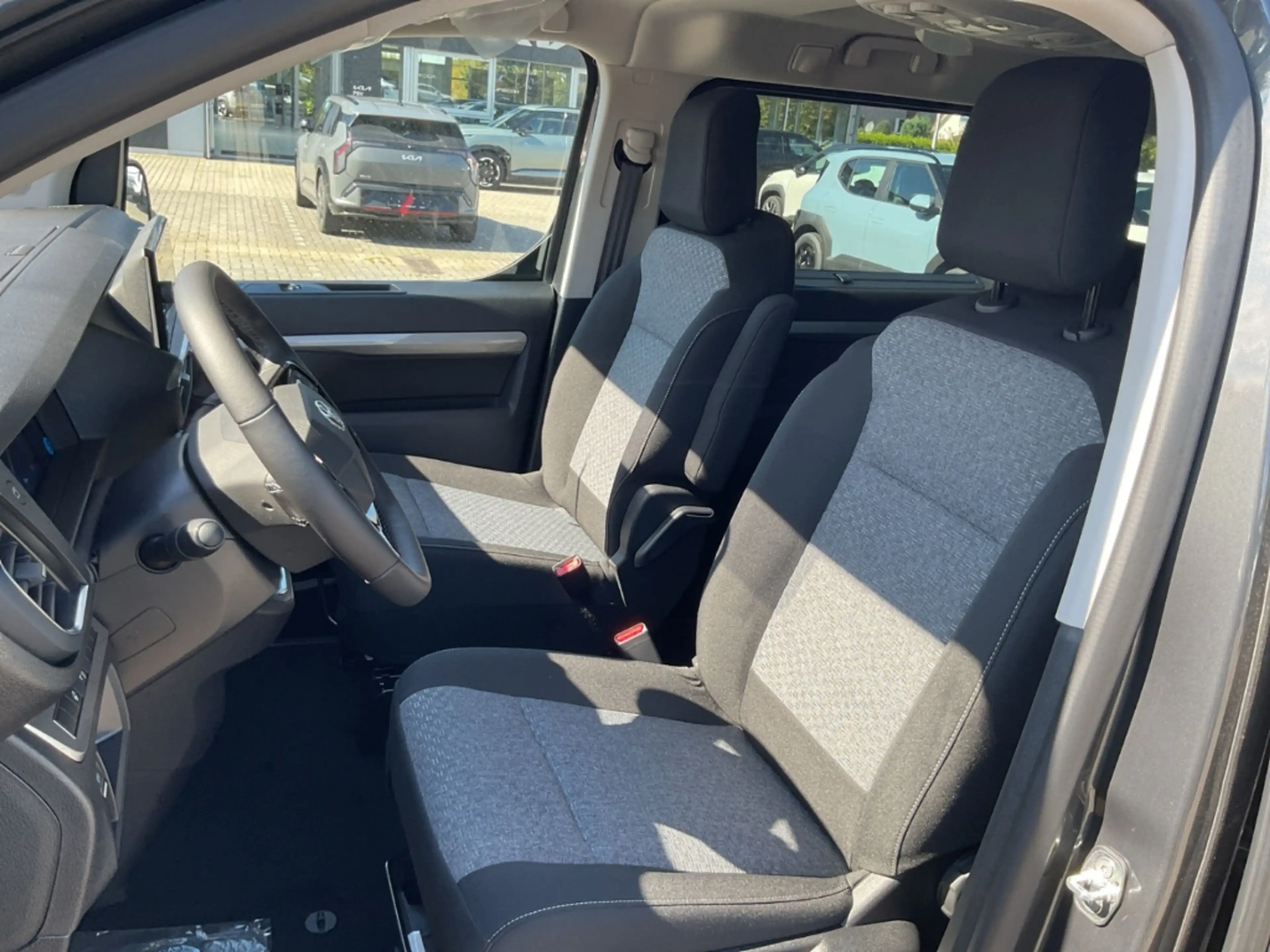 Toyota Proace Verso L1 Teamplayer AHK Navi LED ACC Apple CarPlay — photo 8