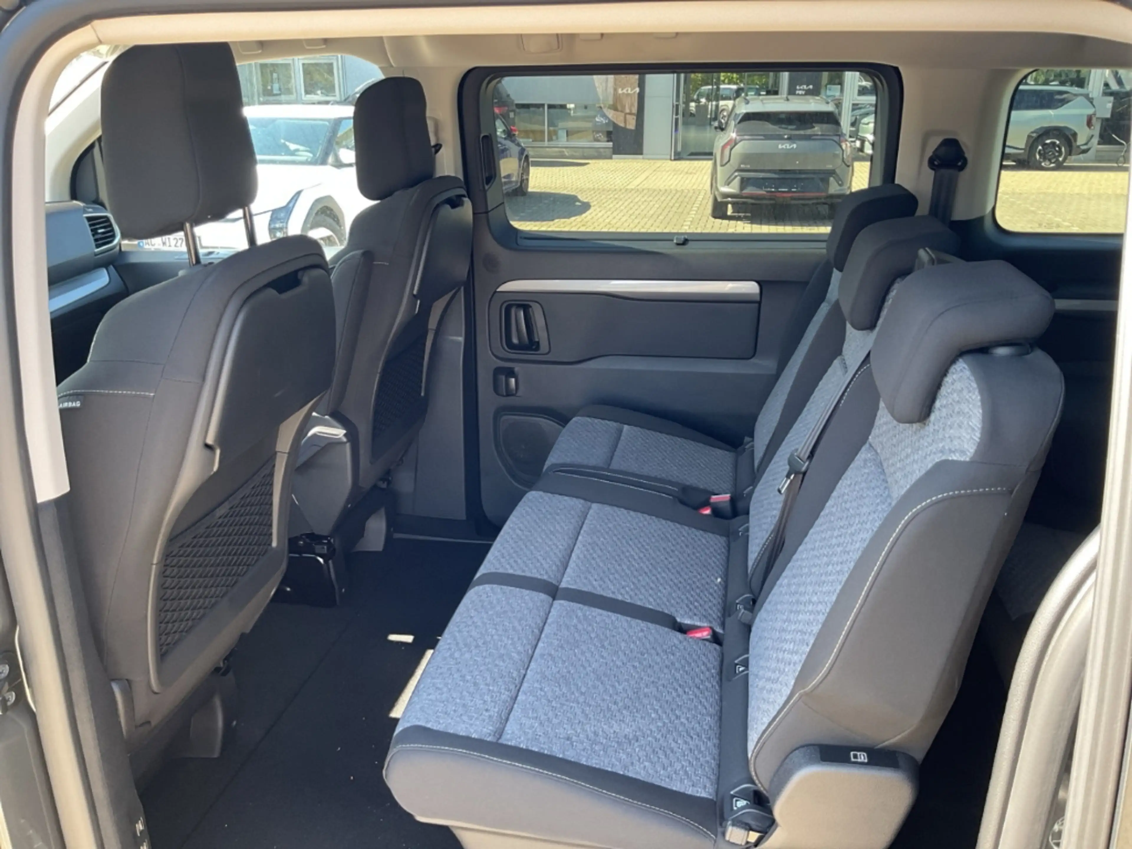 Toyota Proace Verso L1 Teamplayer AHK Navi LED ACC Apple CarPlay — photo 11
