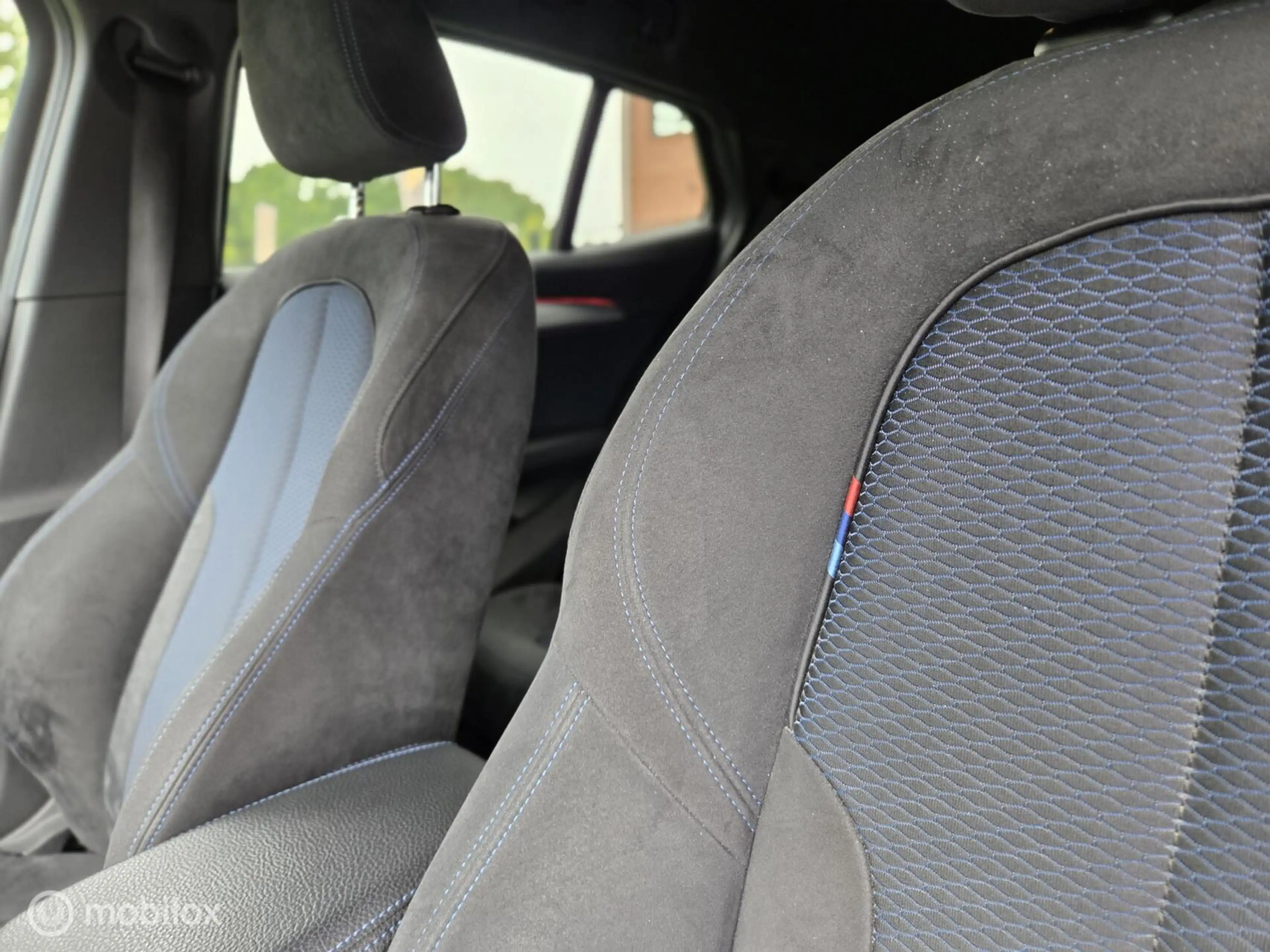 BMW X2 sDrive18i Executive M-Sport Oxigin — photo 12