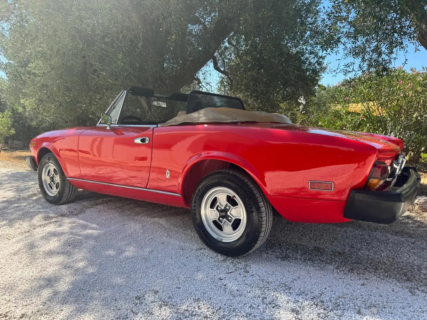 Fiat 124 Spider America Rouge - 2