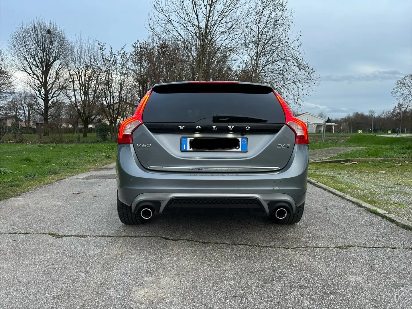 Volvo V60 2.4 d6 phev R-design awd geatronic - 2