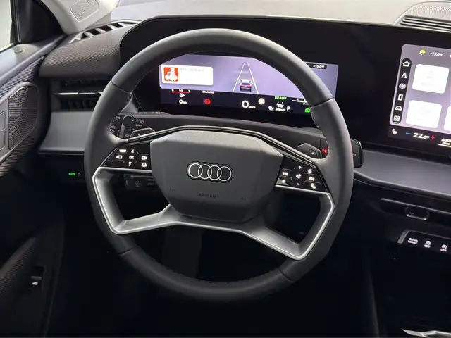 Audi Q3 view 8