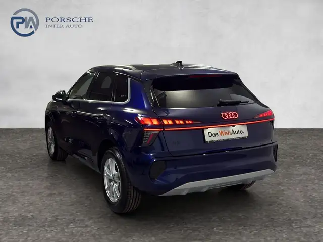 Audi Q3 view 4