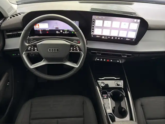 Audi Q3 view 7