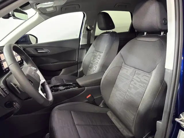 Audi Q3 view 13