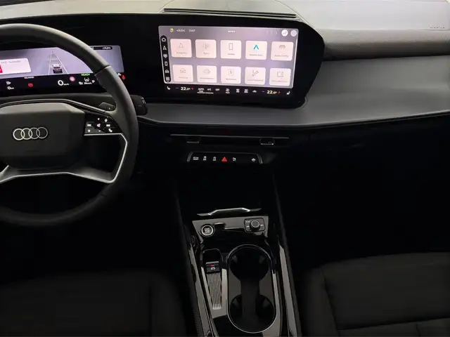 Audi Q3 view 10