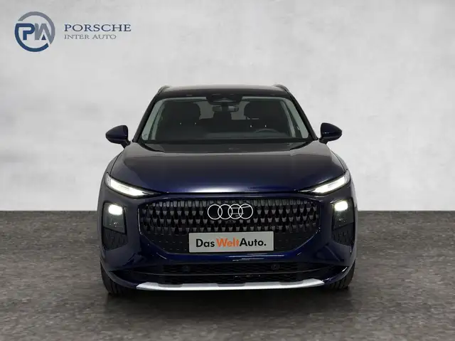 Audi Q3 view 2