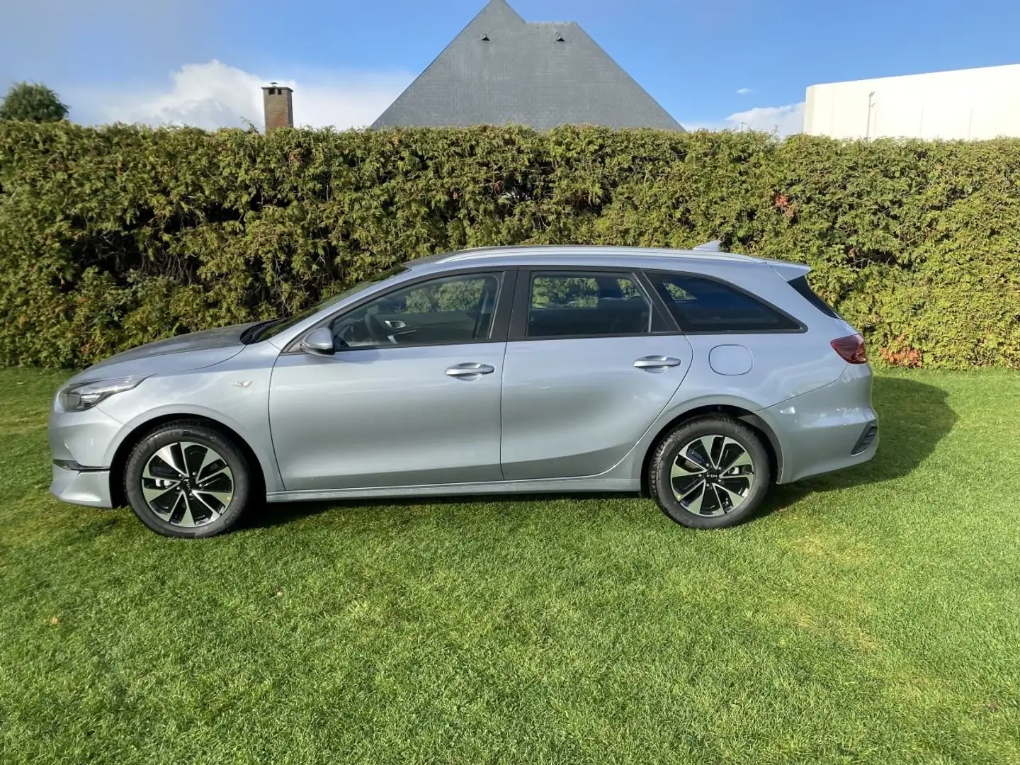 Kia Ceed / cee'd Ceed SW 1.5 T-GDI BENZINE AUTOMAAT Gris - 2