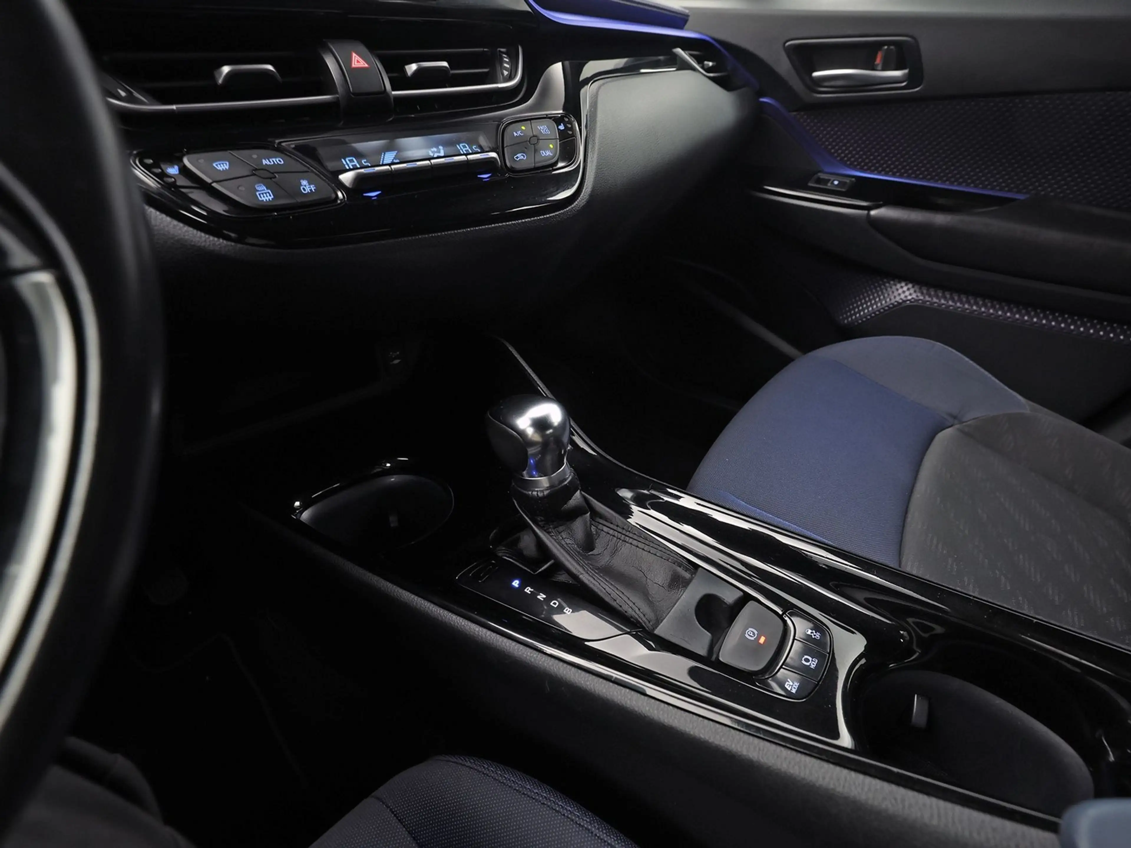 Toyota C-HR 1.8 Hybrid Bi-Tone Dynamic Automaat (NAVIGATIE, CA — photo 11