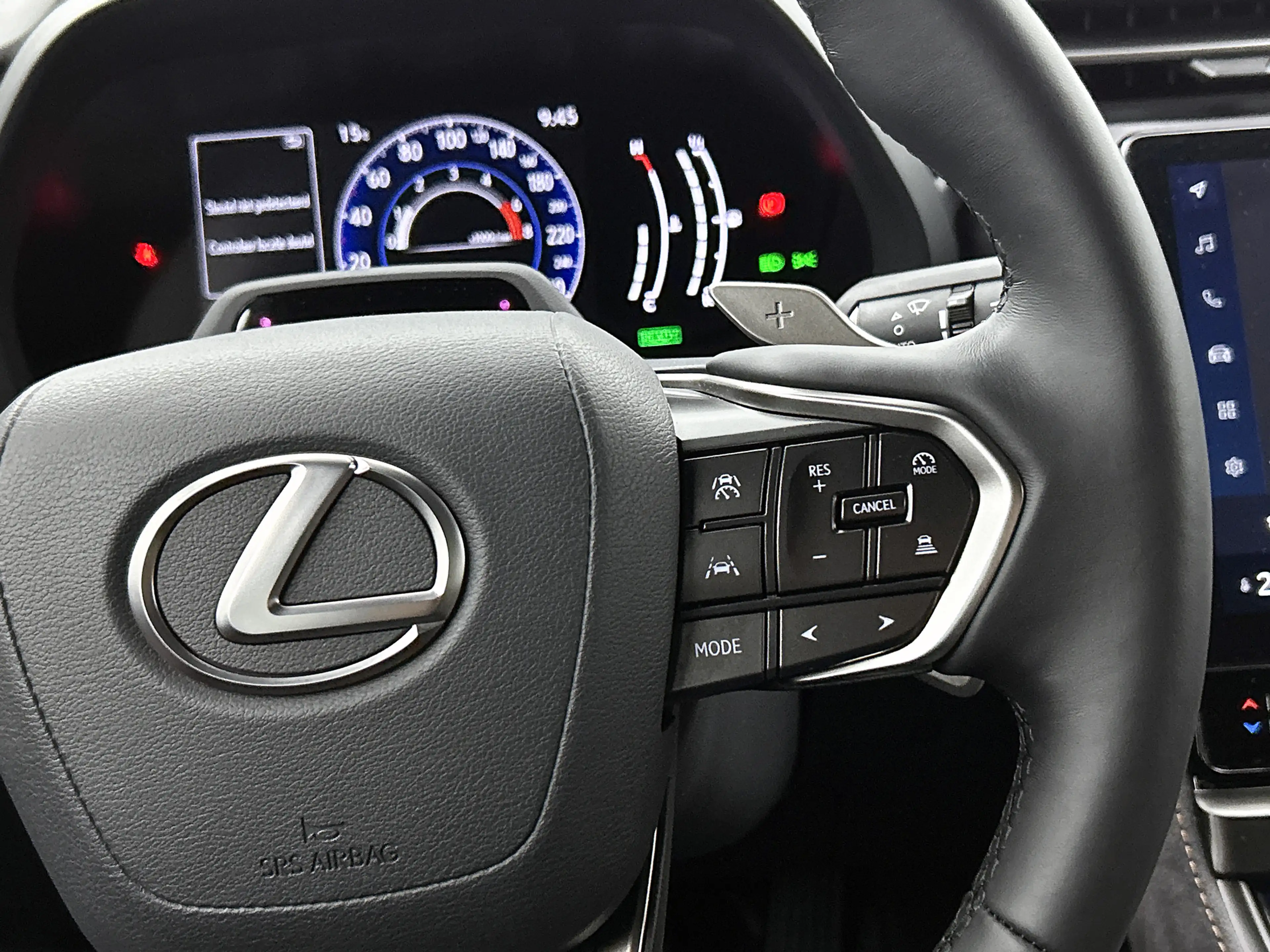 Lexus LBX Cool 2WD | Elektrische stoel met geheugen | Bi-Ton — photo 15