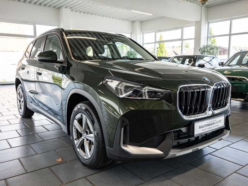 BMW X1 xDrive 20d AHK HUD 360° LED ACC NAVI SHZ — photo 4