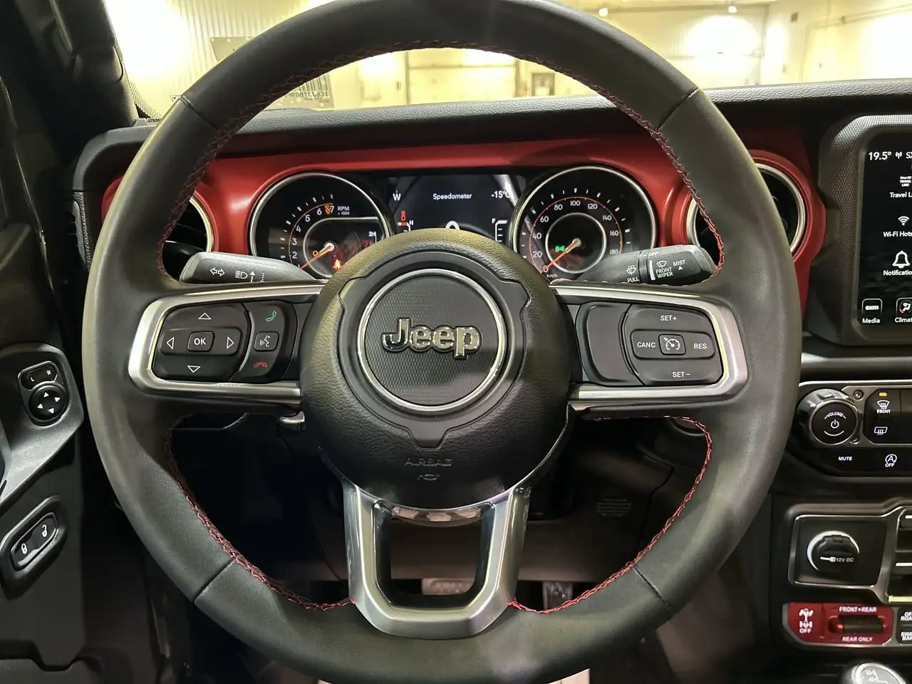 Jeep Gladiator снимка Jeep Gladiator