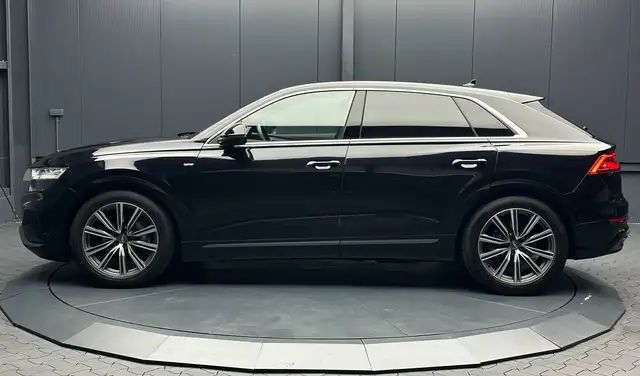 Audi Q8 view 2