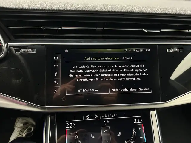 Audi Q8 view 25
