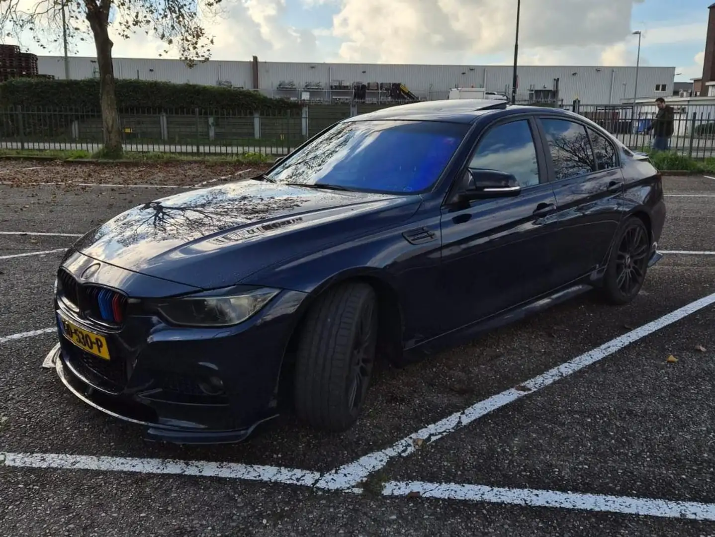 BMW 328 BMW 3-Serie 328i Aut8 (f30) 2015 Blauw M-Pakket Blau - 1