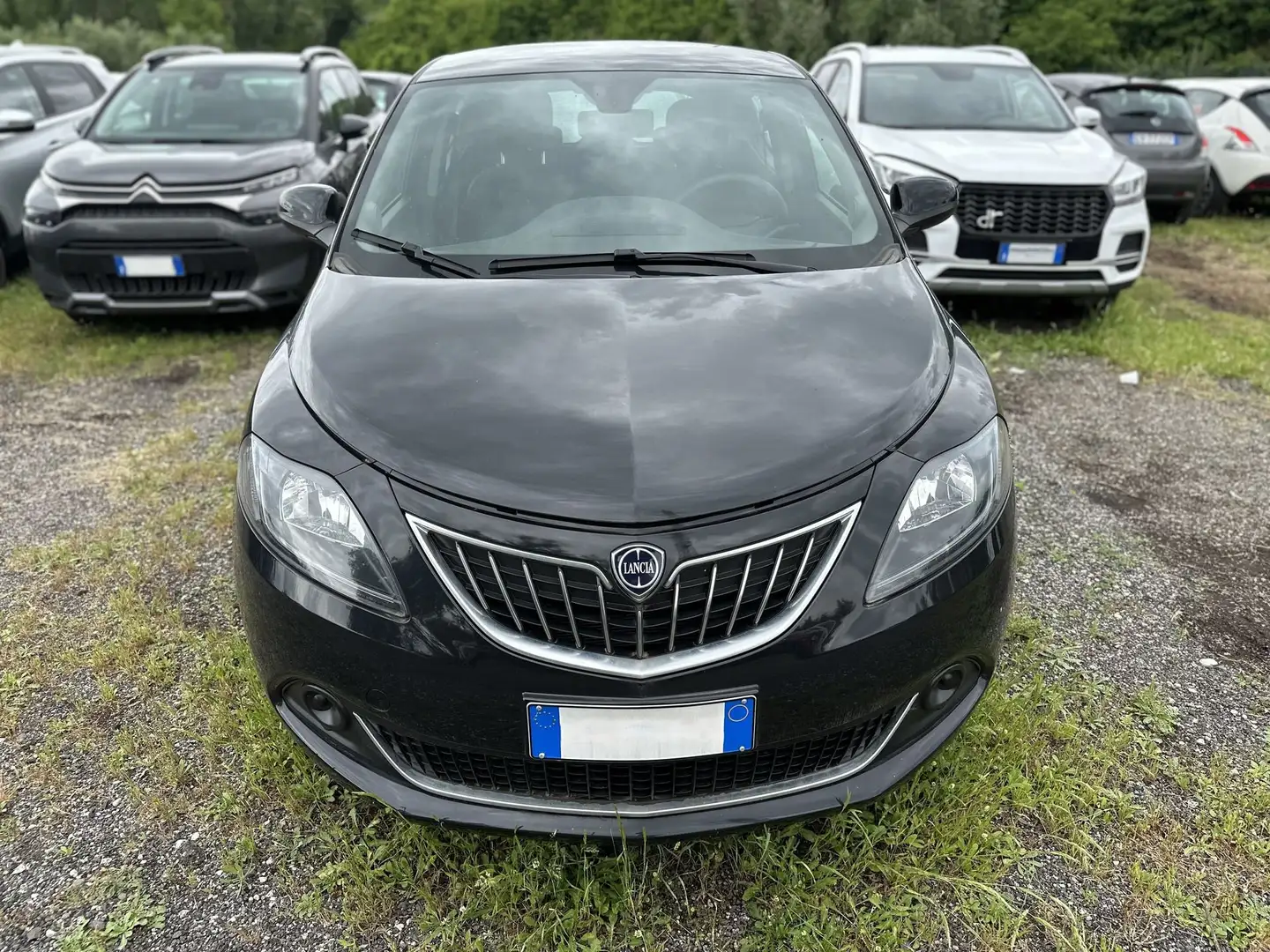Lancia Ypsilon 1.0 FireFly 5 porte S&S Hybrid Platino Nero - 2