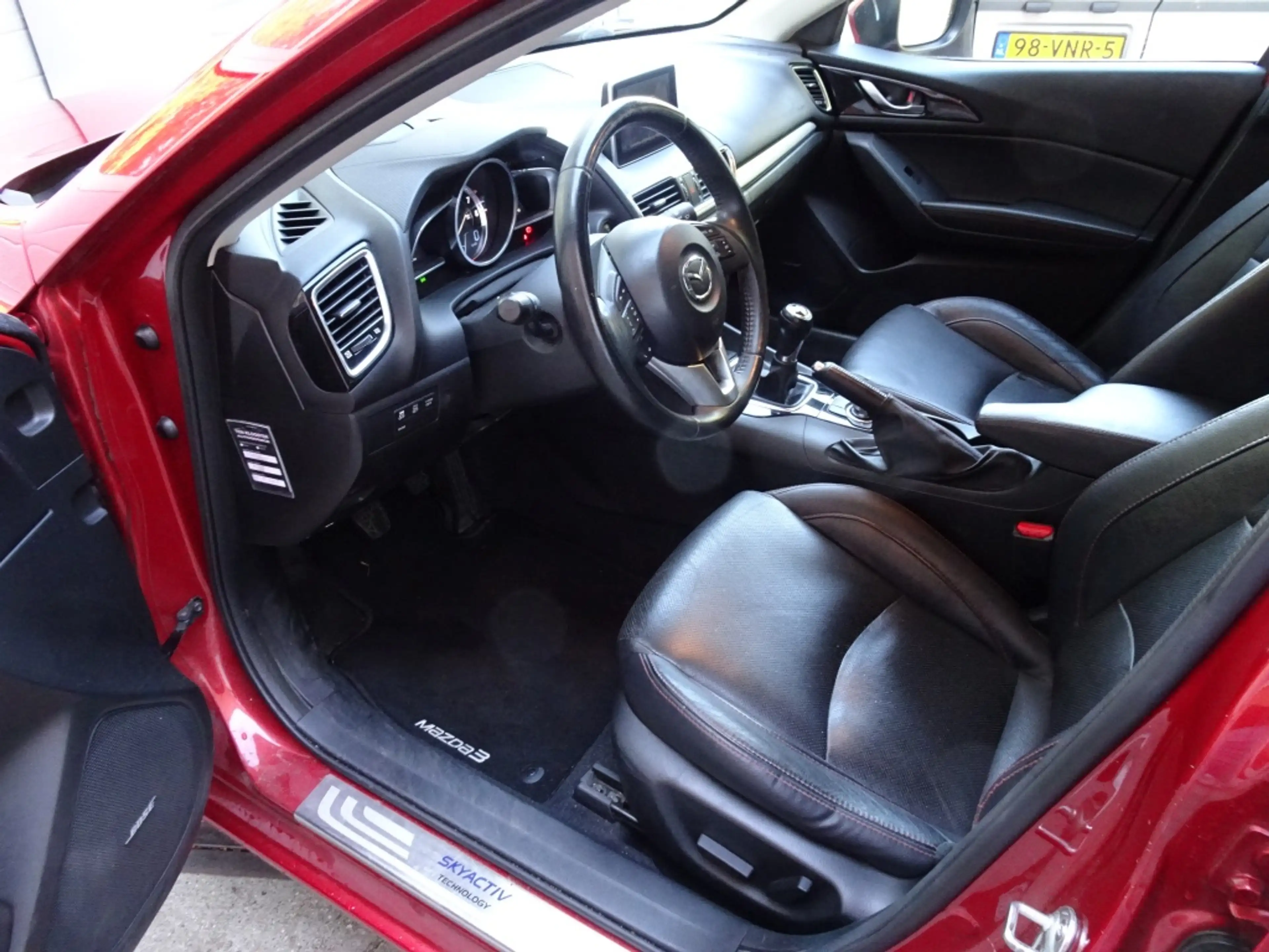 Mazda 3 2.0 GT-M *Leer / Xenon / HUD / Bose / Trekhaak* — photo 6