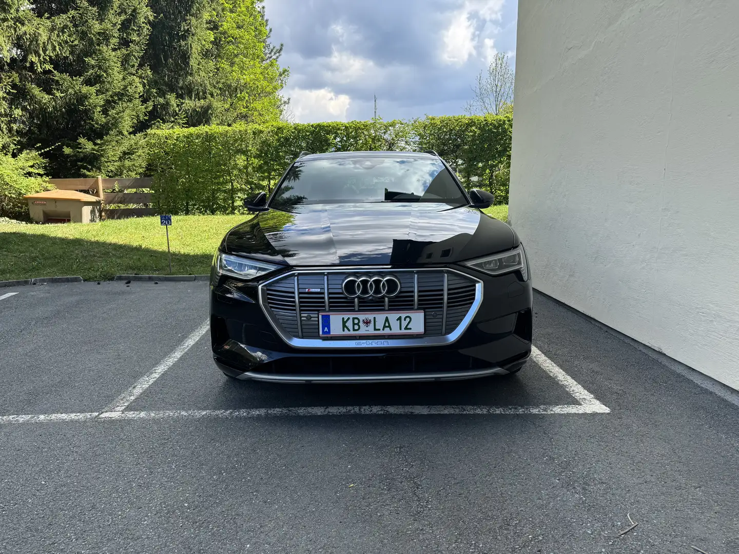 Audi e-tron 55 quattro 95kWh S Line Schwarz - 2