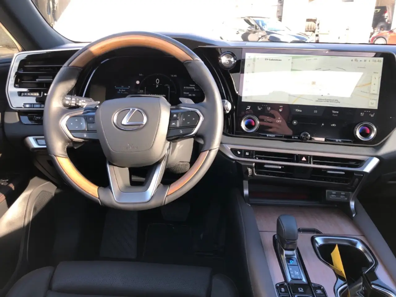 Lexus RX 450h E-FOUR Luxury Panorama Anhängerkupplung 16