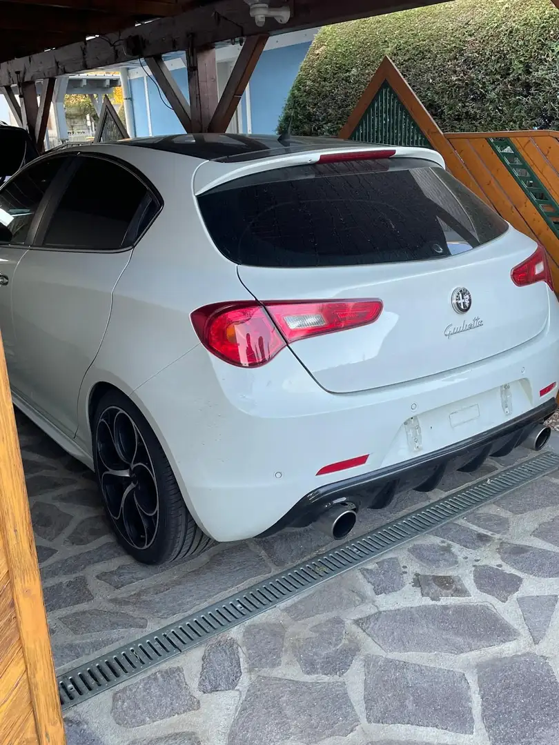 Alfa Romeo Giulietta 1,4 TB Distinctive Weiß - 1