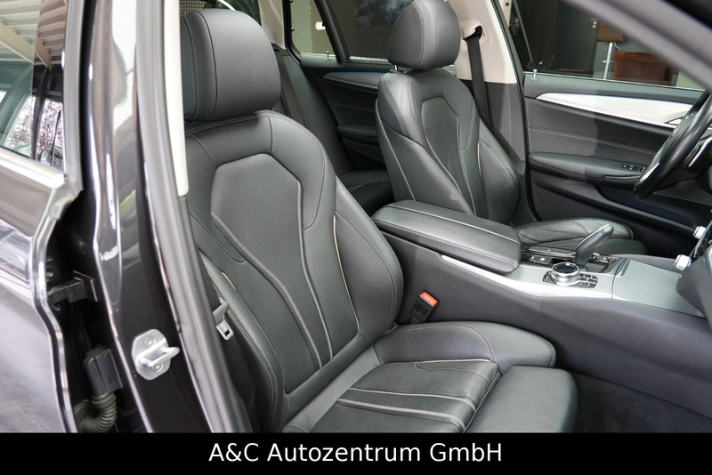 BMW 540 i Touring xDrive Sport Line — photo 15