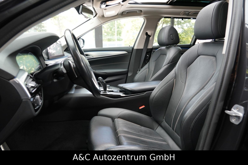 BMW 540 i Touring xDrive Sport Line — photo 12