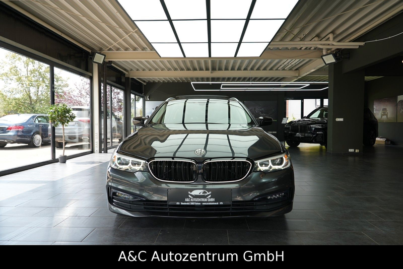 BMW 540 i Touring xDrive Sport Line — photo 10
