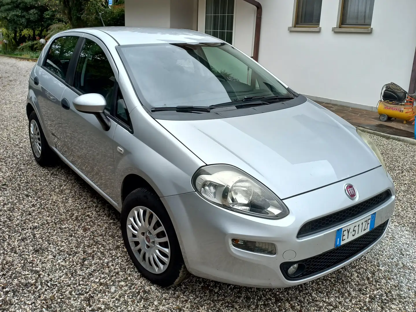 Fiat Grande Punto Grande Punto III 5p 1.4 natural power Street 77cv Argintiu - 1