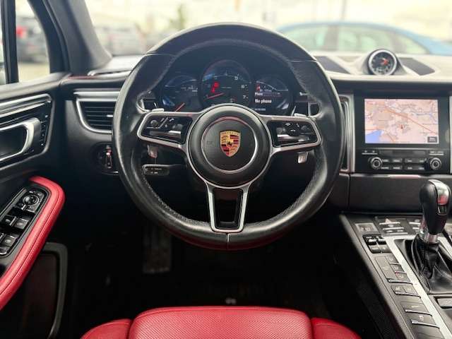 2018 Porsche Macan AWD thumb 12