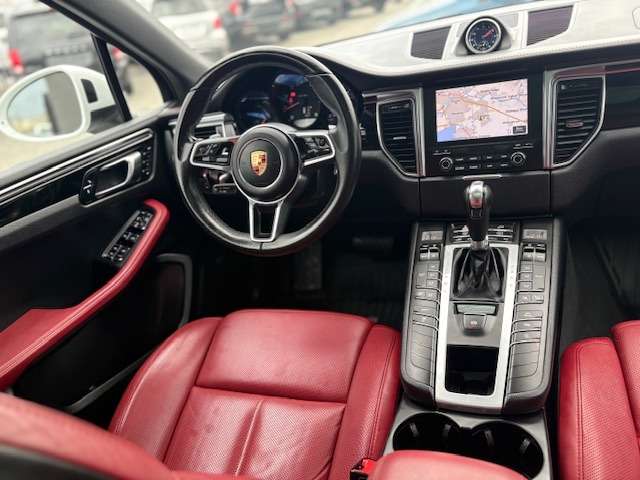 2018 Porsche Macan AWD thumb 14