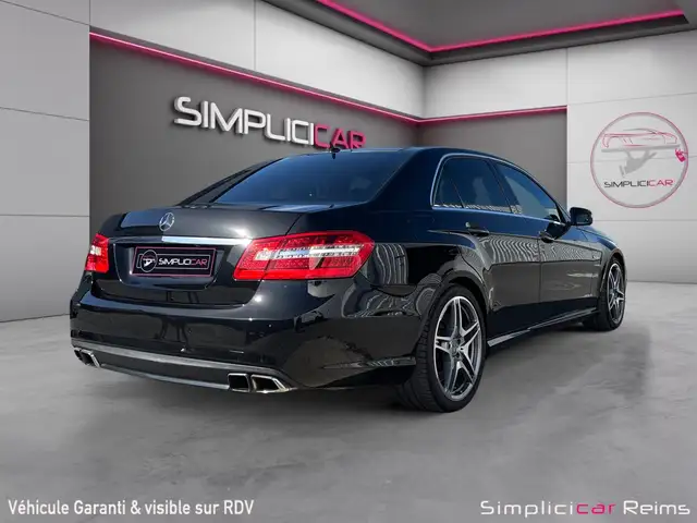 Mercedes-Benz E-Class view 3