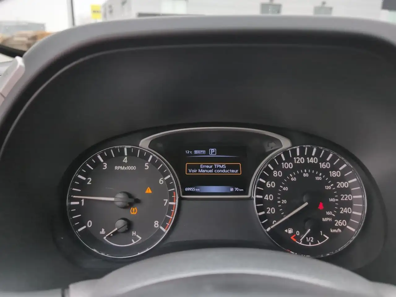 Nissan Pathfinder снимка Nissan Pathfinder
