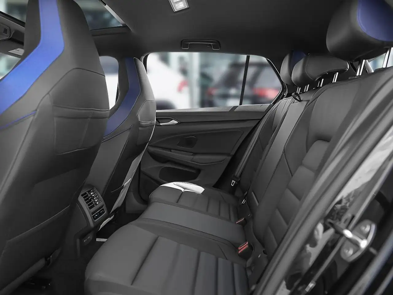 Volkswagen Golf R photo Volkswagen Golf R