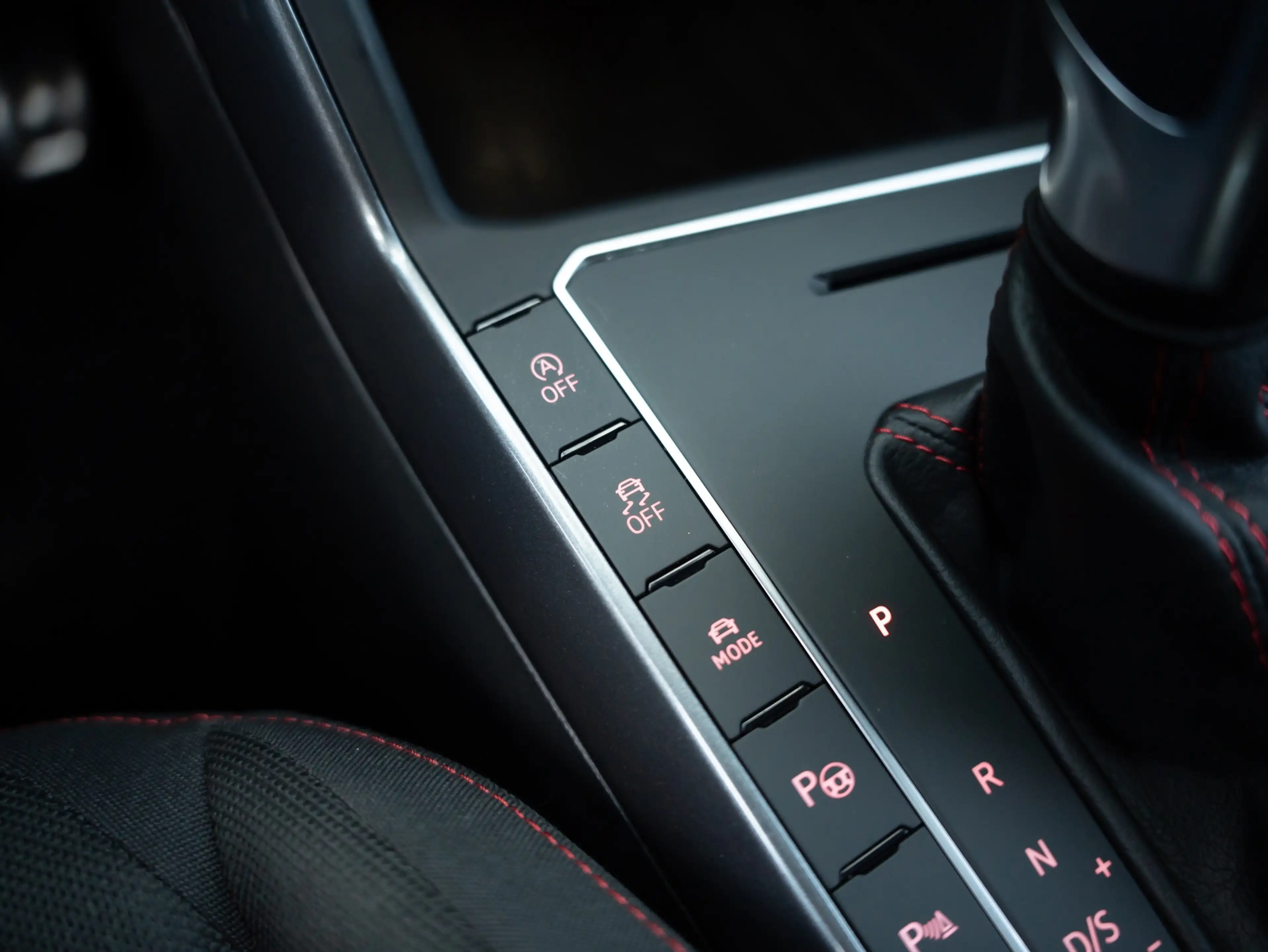 Volkswagen Polo GTI 2.0 TSI Virtual Camera Navi Beats Cruise — photo 43