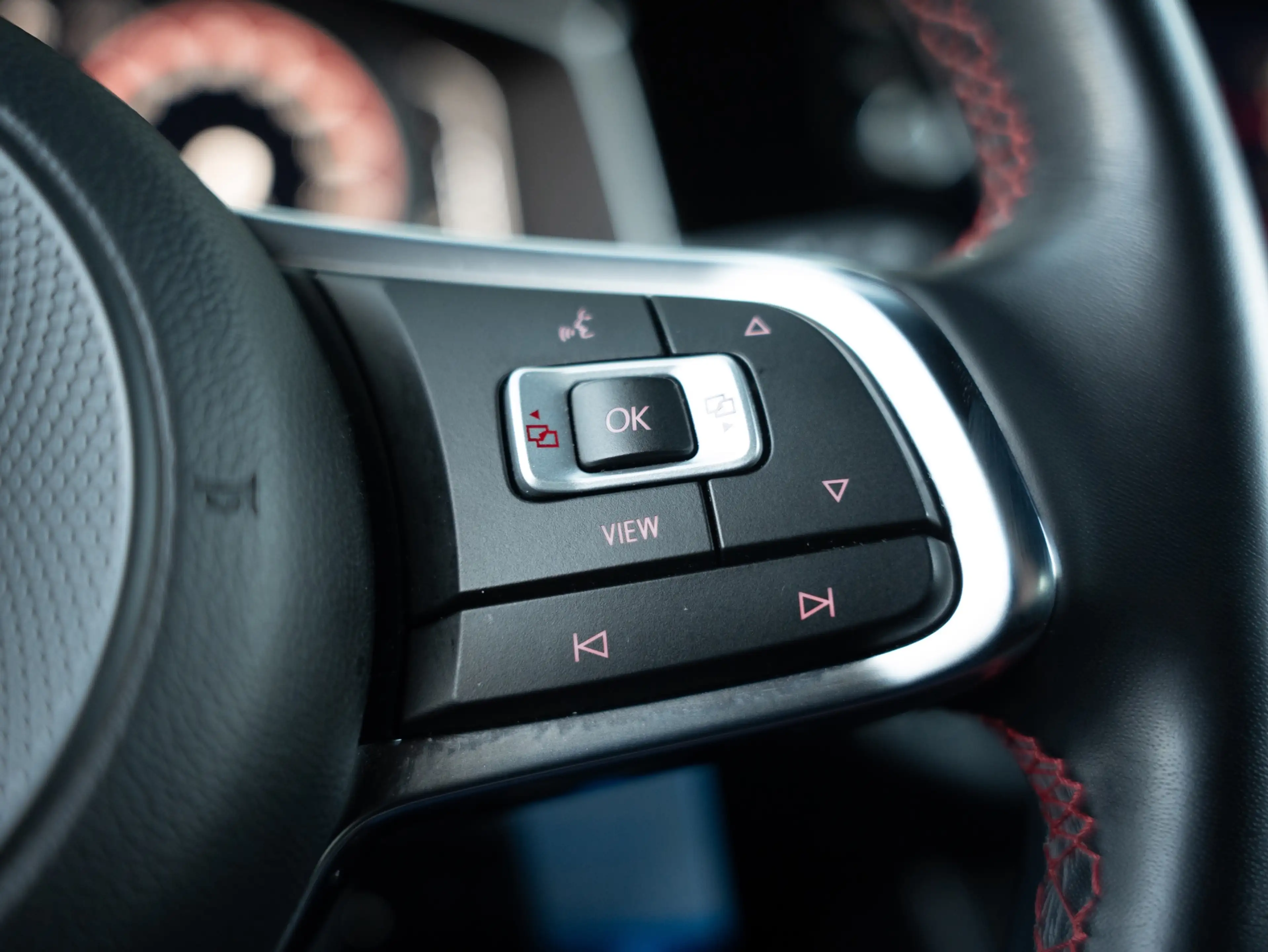 Volkswagen Polo GTI 2.0 TSI Virtual Camera Navi Beats Cruise — photo 30