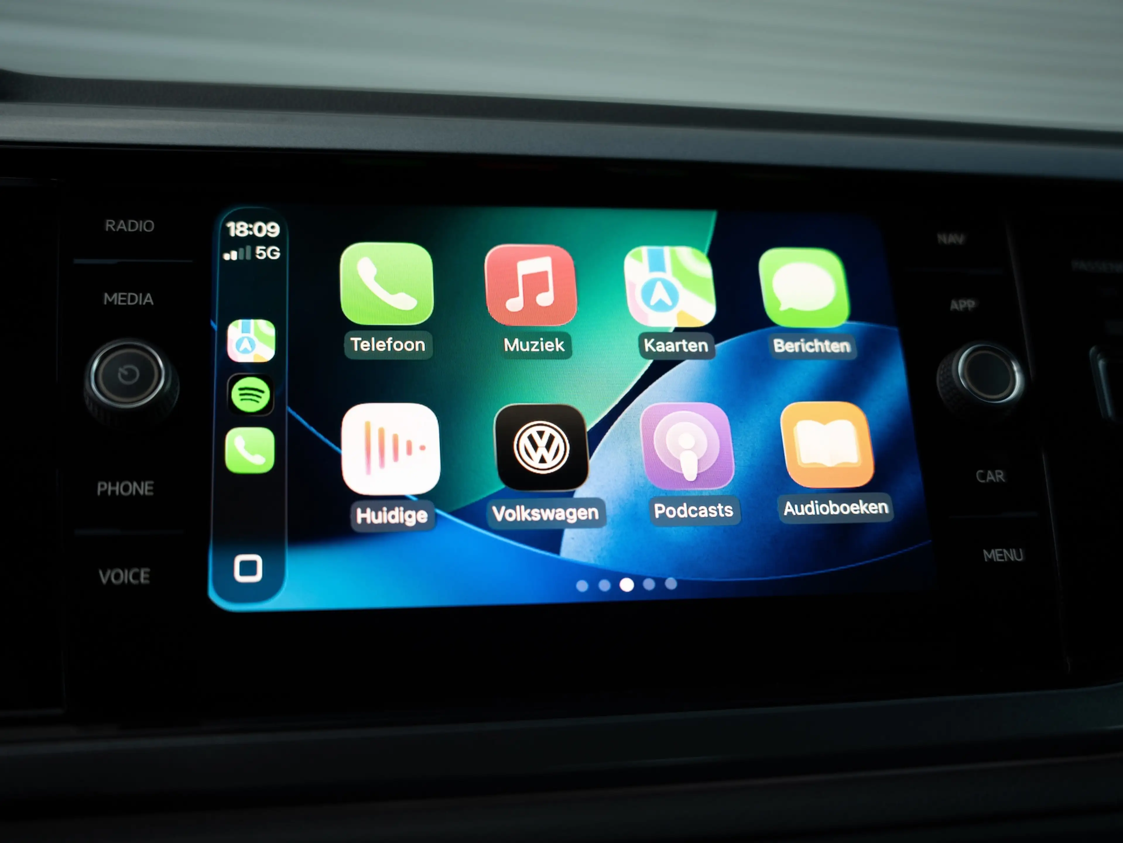 Volkswagen Polo GTI 2.0 TSI Virtual Camera Navi Beats Cruise — photo 34