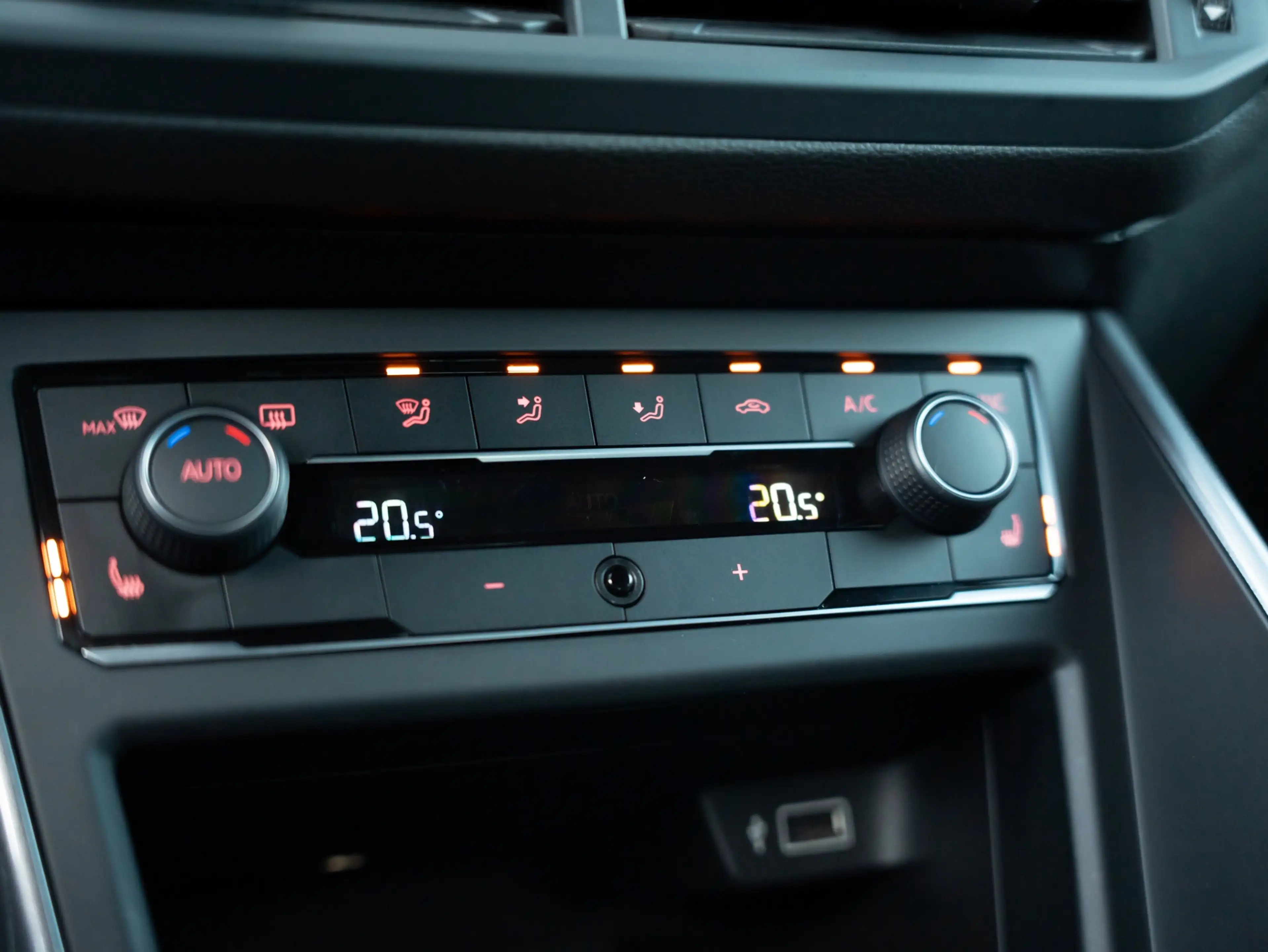 Volkswagen Polo GTI 2.0 TSI Virtual Camera Navi Beats Cruise — photo 38