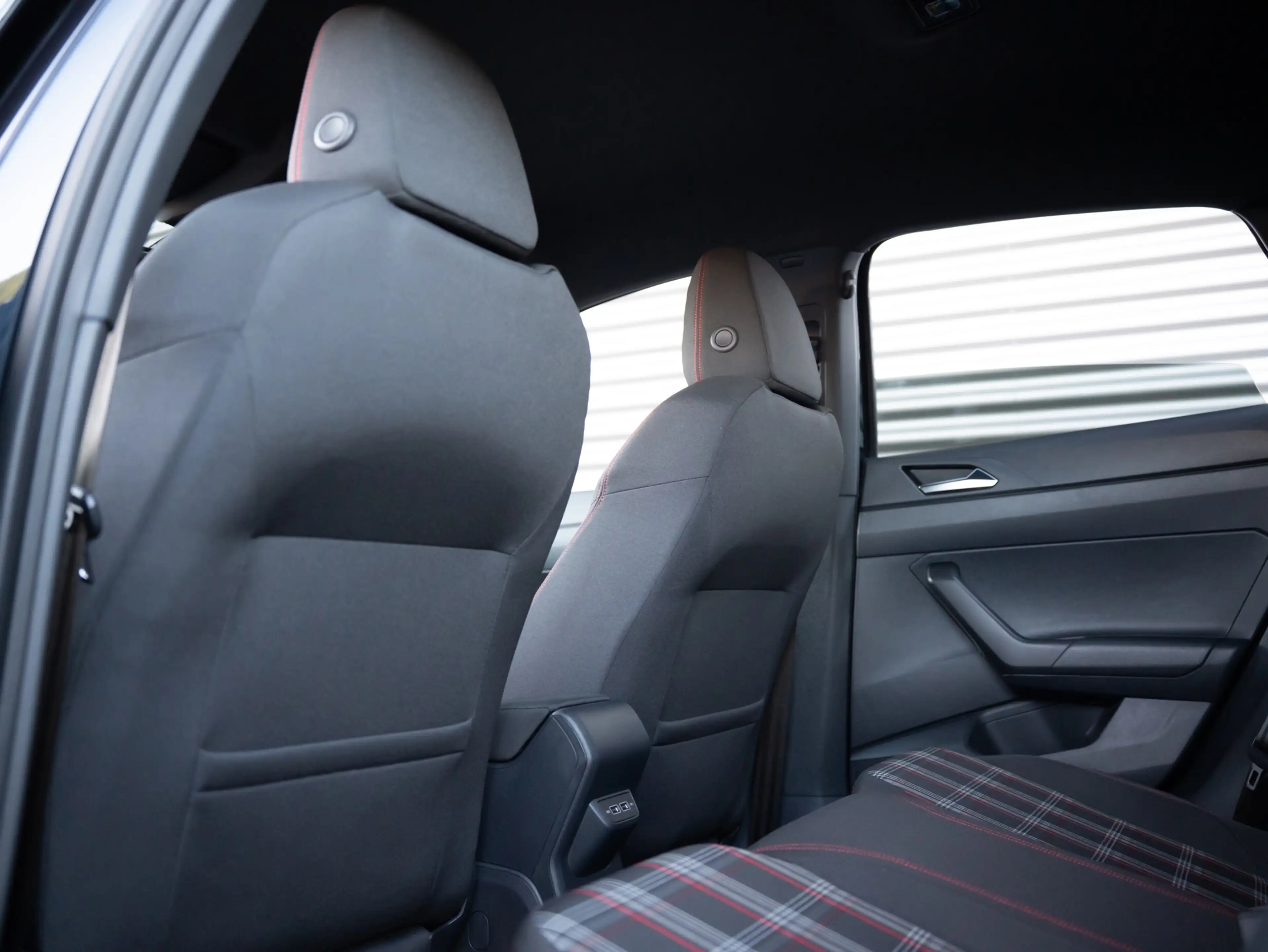 Volkswagen Polo GTI 2.0 TSI Virtual Camera Navi Beats Cruise — photo 23