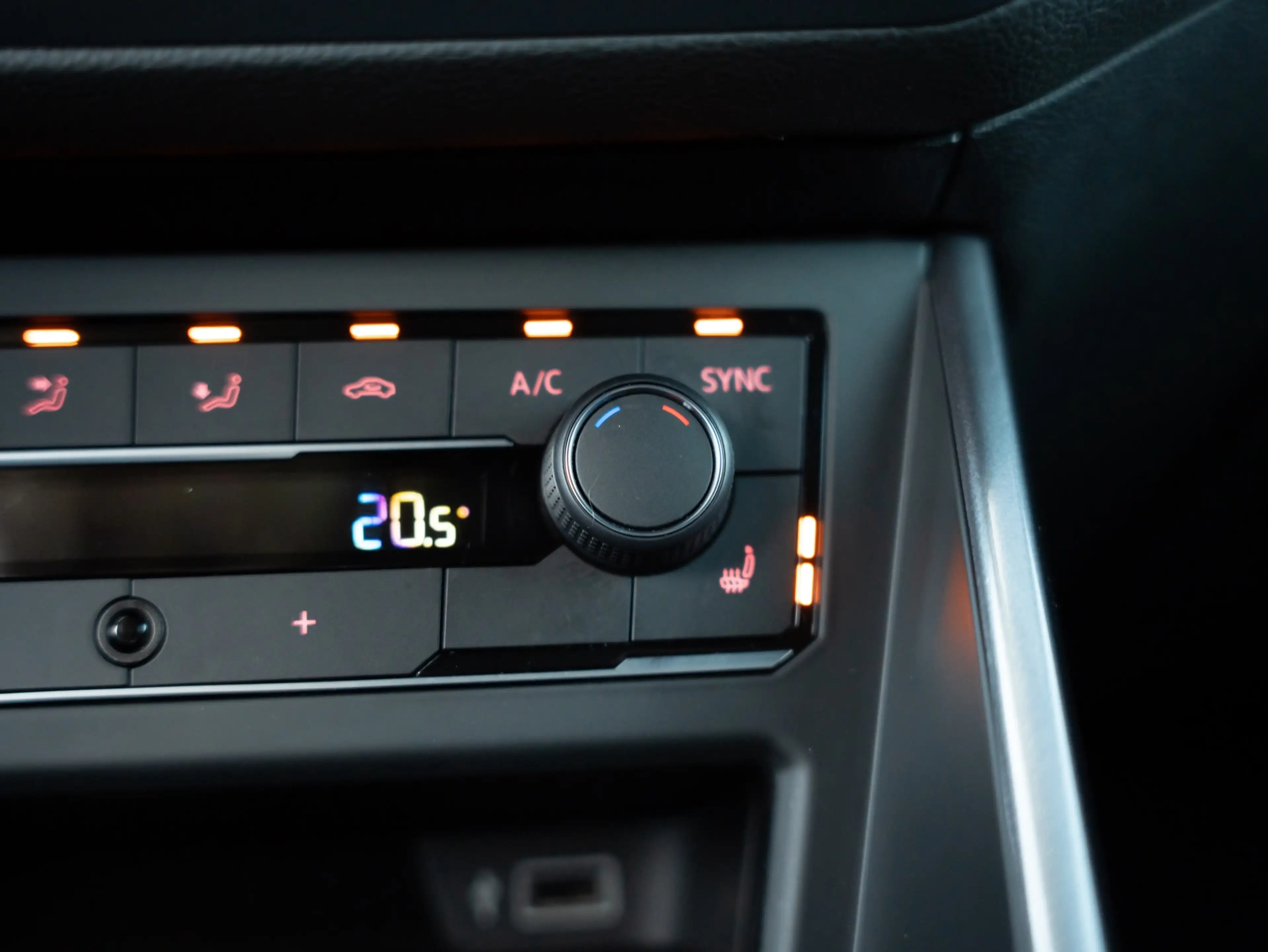 Volkswagen Polo GTI 2.0 TSI Virtual Camera Navi Beats Cruise — photo 40